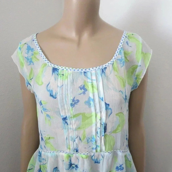 NEW Hollister Floral Sheer Top Size Small - Picture 2 of 5